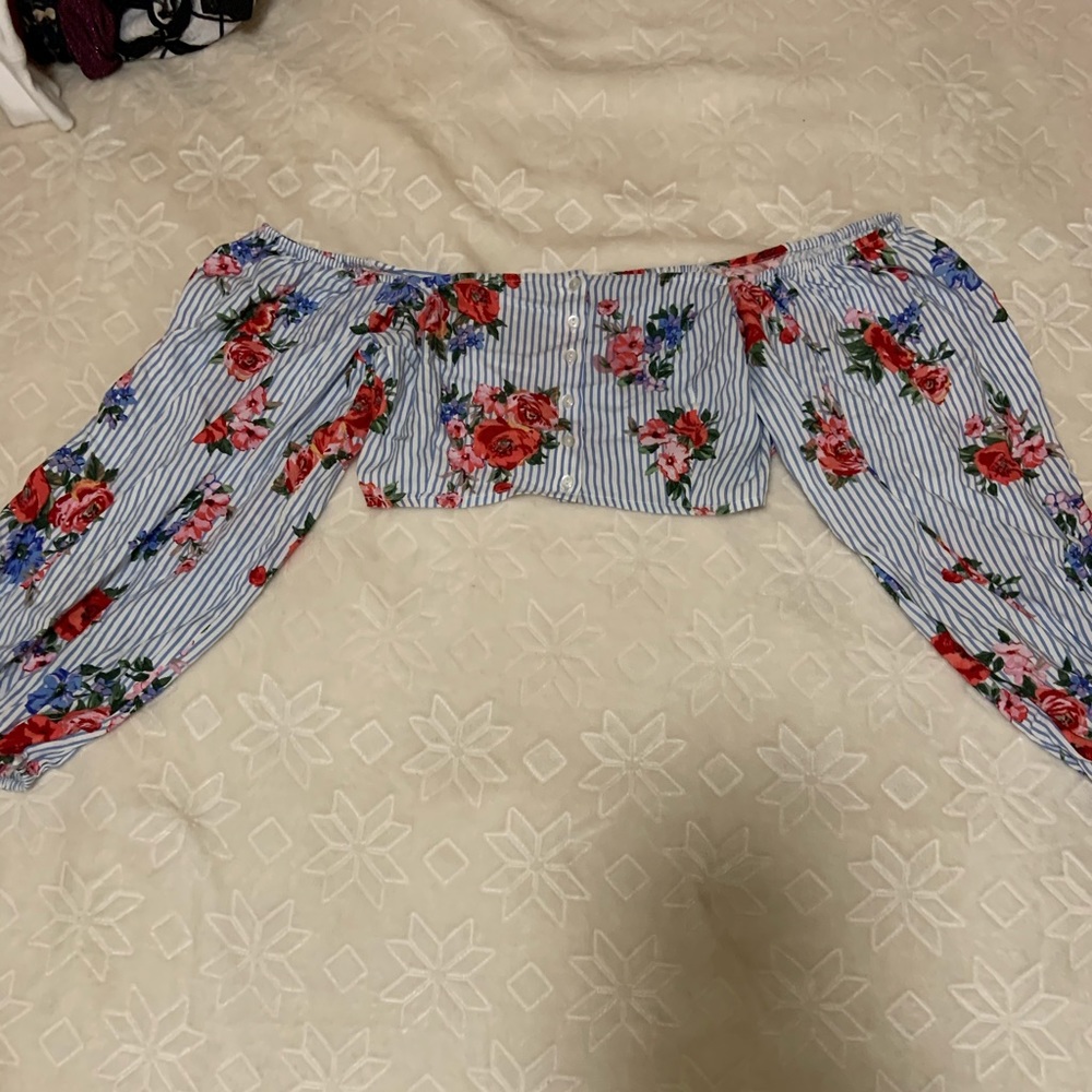 Floral Cropped blouse